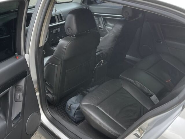 Серый Опель Сигнум, объемом двигателя 1.9 л и пробегом 319 тыс. км за 5000 $, фото 6 на Automoto.ua