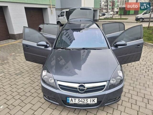 Серый Опель Сигнум, объемом двигателя 1.9 л и пробегом 274 тыс. км за 5450 $, фото 24 на Automoto.ua
