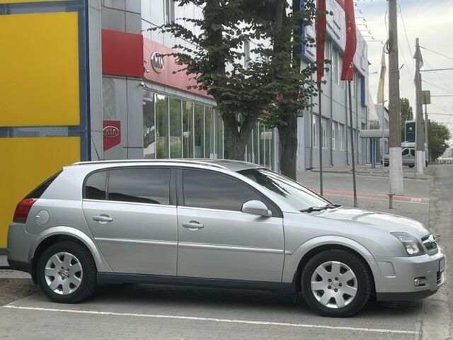 Серый Опель Сигнум, объемом двигателя 1.9 л и пробегом 319 тыс. км за 5000 $, фото 3 на Automoto.ua