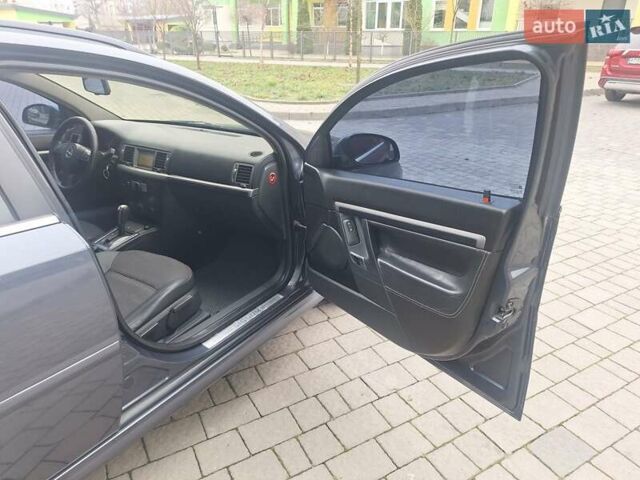 Серый Опель Сигнум, объемом двигателя 1.9 л и пробегом 274 тыс. км за 5450 $, фото 23 на Automoto.ua