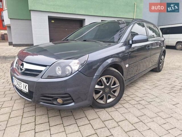 Серый Опель Сигнум, объемом двигателя 1.9 л и пробегом 274 тыс. км за 5450 $, фото 4 на Automoto.ua