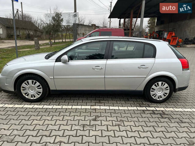 Серый Опель Сигнум, объемом двигателя 1.91 л и пробегом 318 тыс. км за 4500 $, фото 4 на Automoto.ua