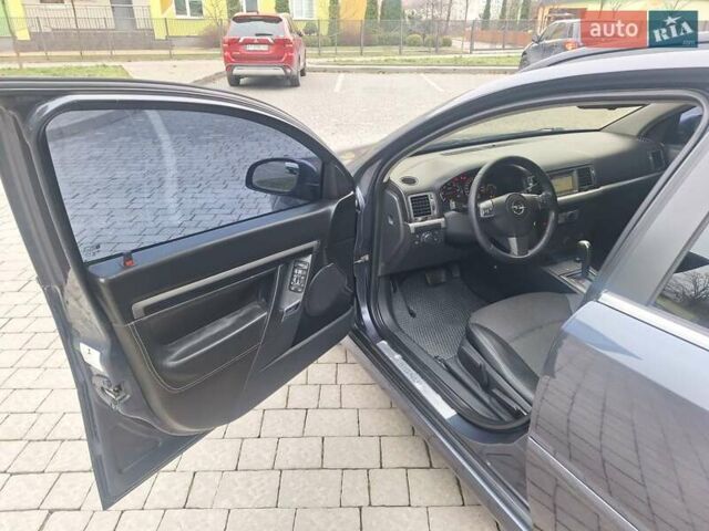 Серый Опель Сигнум, объемом двигателя 1.9 л и пробегом 274 тыс. км за 5450 $, фото 32 на Automoto.ua