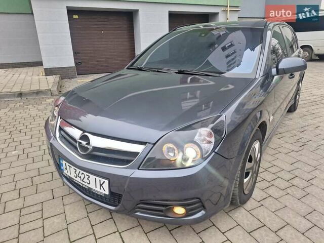 Серый Опель Сигнум, объемом двигателя 1.9 л и пробегом 274 тыс. км за 5450 $, фото 3 на Automoto.ua