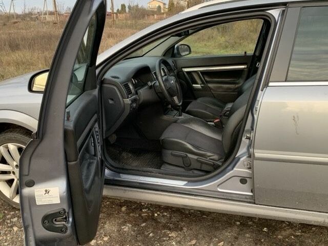 Серый Опель Сигнум, объемом двигателя 1.9 л и пробегом 363 тыс. км за 2601 $, фото 7 на Automoto.ua