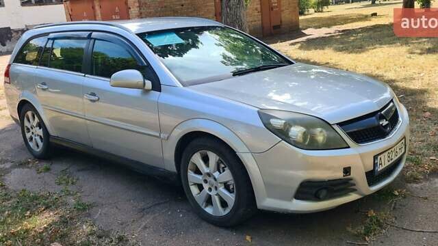 Серый Опель Сигнум, объемом двигателя 3 л и пробегом 327 тыс. км за 4700 $, фото 6 на Automoto.ua