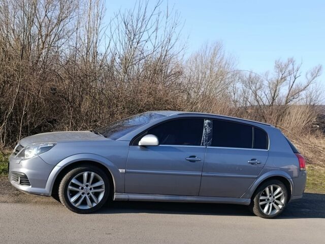 Серый Опель Сигнум, объемом двигателя 1.9 л и пробегом 360 тыс. км за 5000 $, фото 1 на Automoto.ua