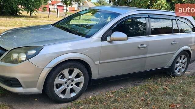 Серый Опель Сигнум, объемом двигателя 3 л и пробегом 327 тыс. км за 4700 $, фото 5 на Automoto.ua