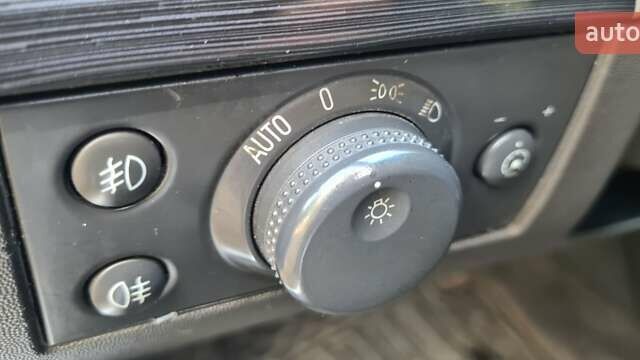 Серый Опель Сигнум, объемом двигателя 3 л и пробегом 327 тыс. км за 4700 $, фото 15 на Automoto.ua