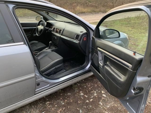 Серый Опель Сигнум, объемом двигателя 1.9 л и пробегом 363 тыс. км за 2601 $, фото 8 на Automoto.ua