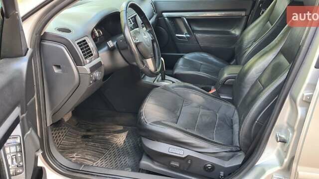 Серый Опель Сигнум, объемом двигателя 3 л и пробегом 327 тыс. км за 4700 $, фото 14 на Automoto.ua