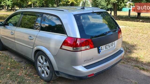 Серый Опель Сигнум, объемом двигателя 3 л и пробегом 327 тыс. км за 4700 $, фото 7 на Automoto.ua