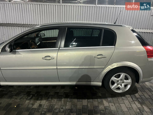 Серый Опель Сигнум, объемом двигателя 2.2 л и пробегом 251 тыс. км за 4700 $, фото 6 на Automoto.ua