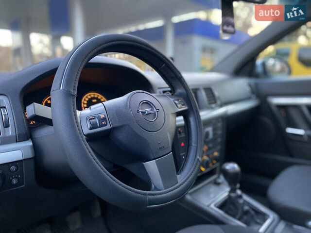 Опель Сигнум 2007 в Николаеве на Automoto.ua Серый Опель Сигнум, объемом двигателя 1.91 л и пробегом 299 тыс. км за 5599 $, фото 10 на Automoto.ua