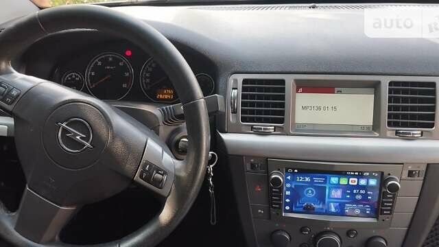 Серый Опель Сигнум, объемом двигателя 1.91 л и пробегом 300 тыс. км за 6250 $, фото 17 на Automoto.ua