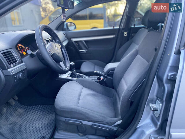 Опель Сигнум 2007 в Николаеве на Automoto.ua Серый Опель Сигнум, объемом двигателя 1.91 л и пробегом 299 тыс. км за 5599 $, фото 6 на Automoto.ua