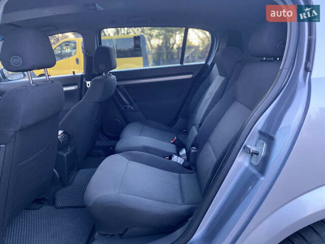 Серый Опель Сигнум, объемом двигателя 1.91 л и пробегом 299 тыс. км за 5200 $, фото 7 на Automoto.ua