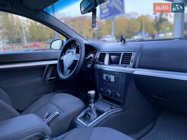 Опель Сигнум 2007 в Николаеве на Automoto.ua Серый Опель Сигнум, объемом двигателя 1.91 л и пробегом 299 тыс. км за 5599 $, фото 12 на Automoto.ua