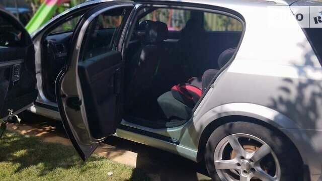 Серый Опель Сигнум, объемом двигателя 1.91 л и пробегом 300 тыс. км за 6250 $, фото 3 на Automoto.ua