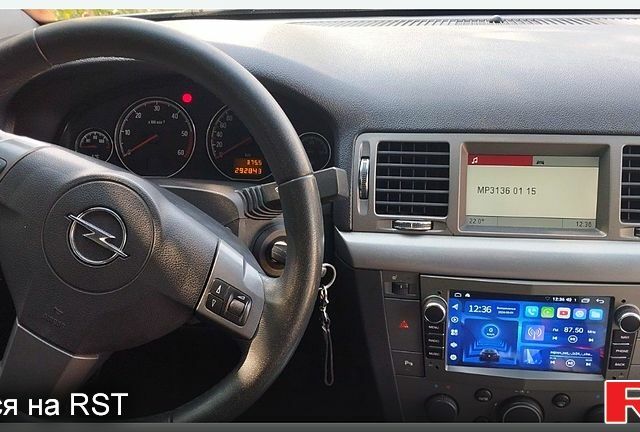 Серый Опель Сигнум, объемом двигателя 1.9 л и пробегом 300 тыс. км за 6250 $, фото 6 на Automoto.ua