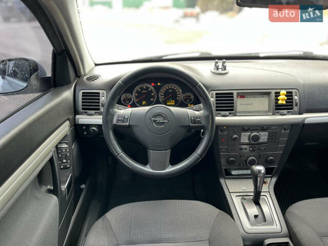 Серый Опель Сигнум, объемом двигателя 1.91 л и пробегом 344 тыс. км за 5200 $, фото 48 на Automoto.ua