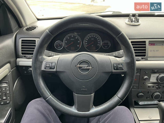 Серый Опель Сигнум, объемом двигателя 1.91 л и пробегом 344 тыс. км за 5200 $, фото 28 на Automoto.ua