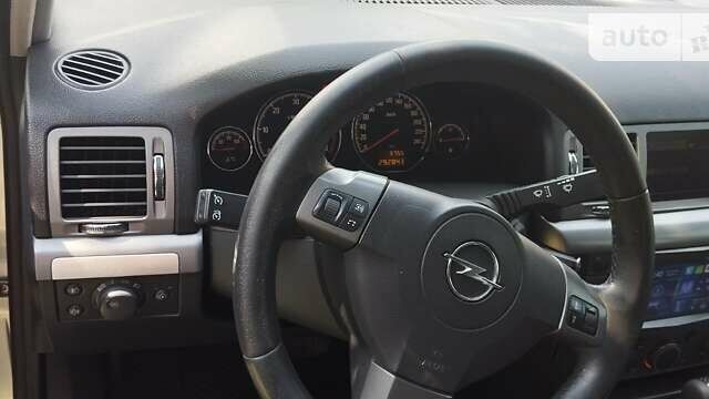 Серый Опель Сигнум, объемом двигателя 1.91 л и пробегом 300 тыс. км за 6250 $, фото 26 на Automoto.ua