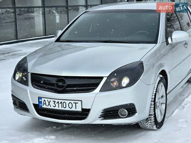 Серый Опель Сигнум, объемом двигателя 1.8 л и пробегом 208 тыс. км за 4900 $, фото 3 на Automoto.ua