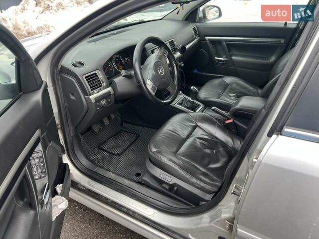 Серый Опель Сигнум, объемом двигателя 1.91 л и пробегом 395 тыс. км за 5000 $, фото 10 на Automoto.ua