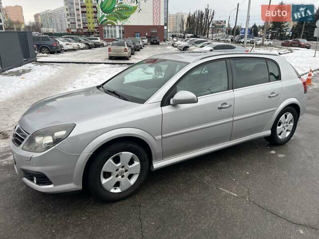 Серый Опель Сигнум, объемом двигателя 1.91 л и пробегом 395 тыс. км за 5000 $, фото 2 на Automoto.ua