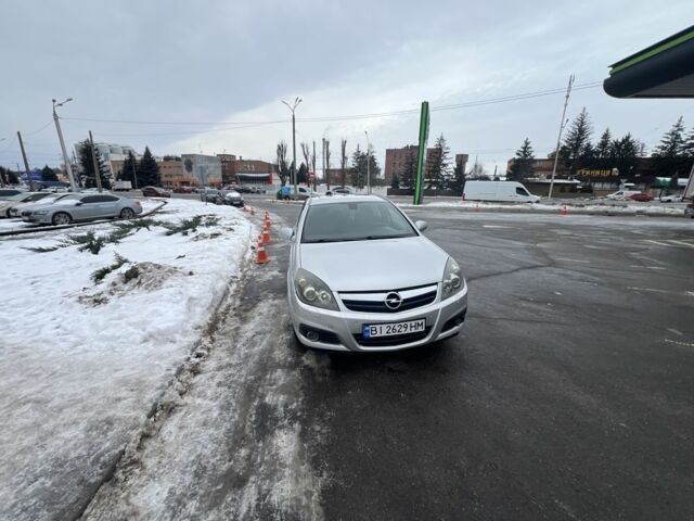 Серый Опель Сигнум, объемом двигателя 1.9 л и пробегом 395 тыс. км за 5000 $, фото 2 на Automoto.ua