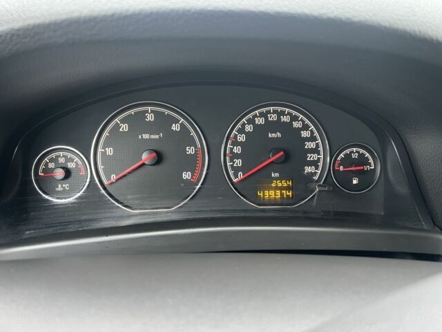 Серый Опель Сигнум, объемом двигателя 1.9 л и пробегом 395 тыс. км за 5000 $, фото 8 на Automoto.ua