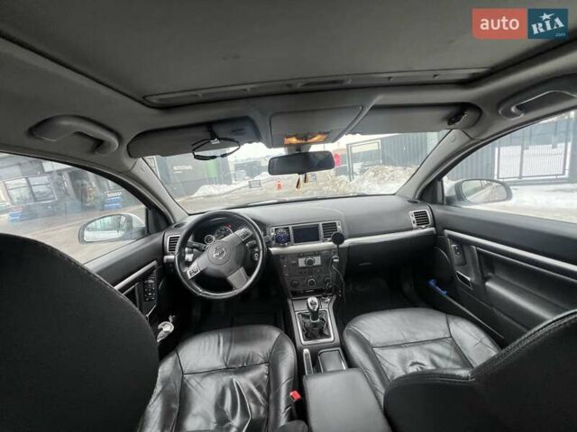 Серый Опель Сигнум, объемом двигателя 1.91 л и пробегом 395 тыс. км за 5000 $, фото 3 на Automoto.ua