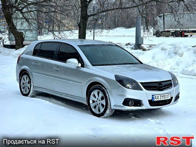 Серый Опель Сигнум, объемом двигателя 1.8 л и пробегом 20800 тыс. км за 4900 $, фото 5 на Automoto.ua