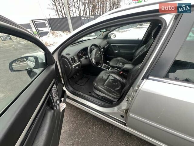 Серый Опель Сигнум, объемом двигателя 1.91 л и пробегом 395 тыс. км за 5000 $, фото 9 на Automoto.ua