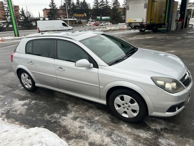 Серый Опель Сигнум, объемом двигателя 1.9 л и пробегом 395 тыс. км за 5000 $, фото 4 на Automoto.ua