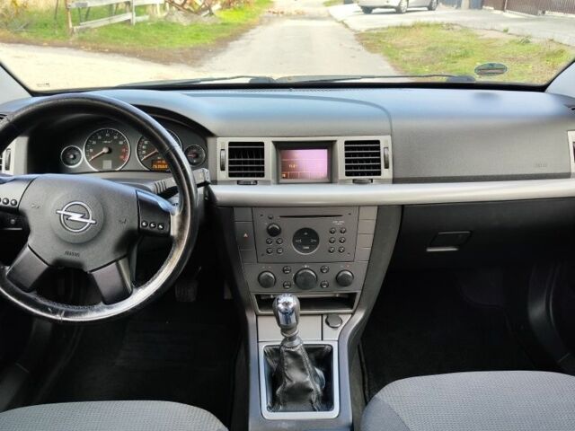 Сірий Опель Сігнум, об'ємом двигуна 1.8 л та пробігом 260 тис. км за 2200 $, фото 4 на Automoto.ua