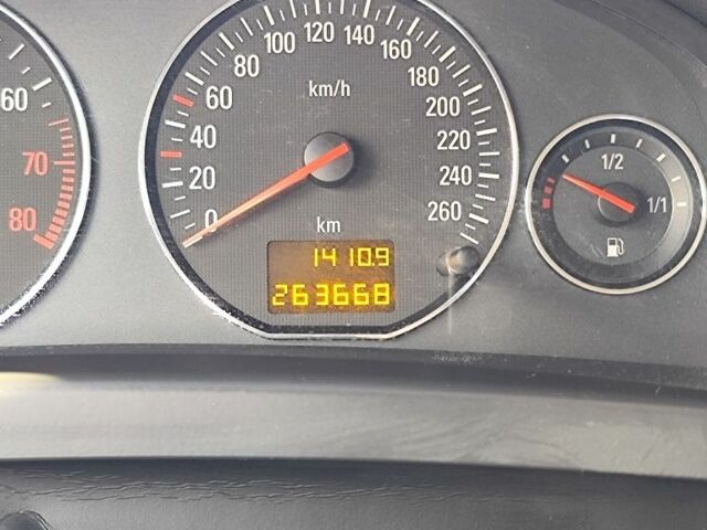 Сірий Опель Сігнум, об'ємом двигуна 1.8 л та пробігом 260 тис. км за 2200 $, фото 5 на Automoto.ua