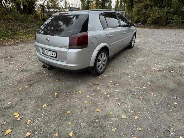 Серый Опель Сигнум, объемом двигателя 3 л и пробегом 250 тыс. км за 1799 $, фото 3 на Automoto.ua