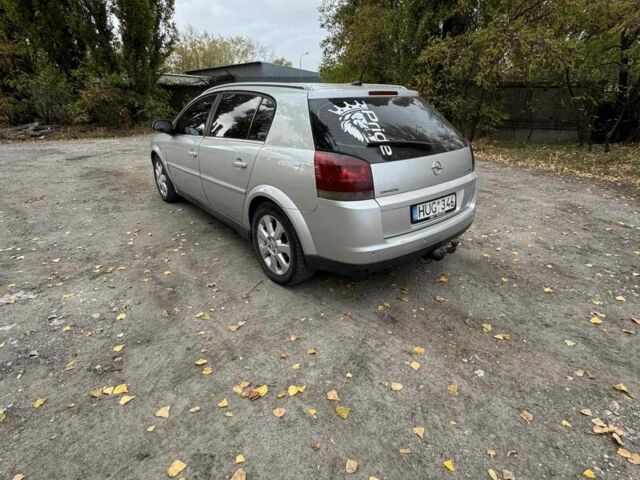 Серый Опель Сигнум, объемом двигателя 3 л и пробегом 250 тыс. км за 1799 $, фото 2 на Automoto.ua