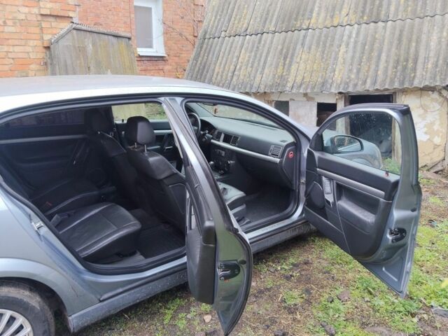 Серый Опель Сигнум, объемом двигателя 1.9 л и пробегом 380 тыс. км за 2500 $, фото 5 на Automoto.ua