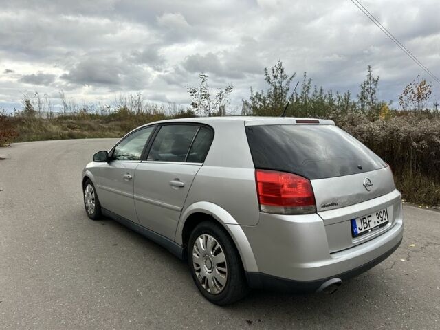 Серый Опель Сигнум, объемом двигателя 1.9 л и пробегом 270 тыс. км за 1950 $, фото 4 на Automoto.ua