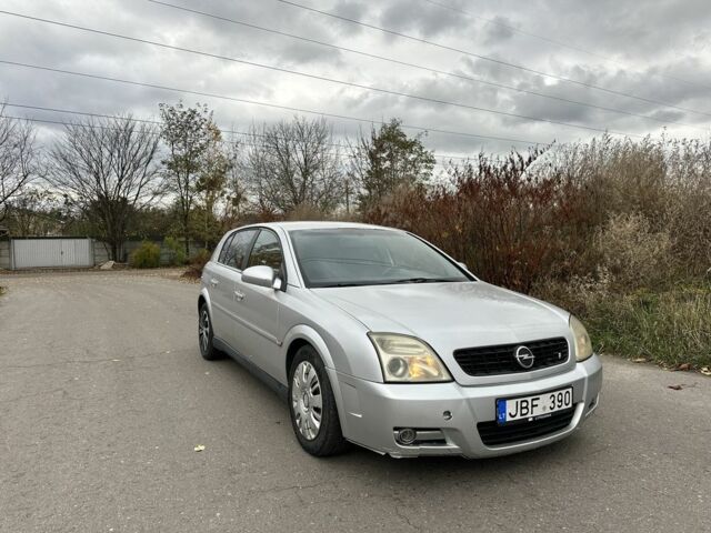 Серый Опель Сигнум, объемом двигателя 1.9 л и пробегом 270 тыс. км за 1950 $, фото 2 на Automoto.ua