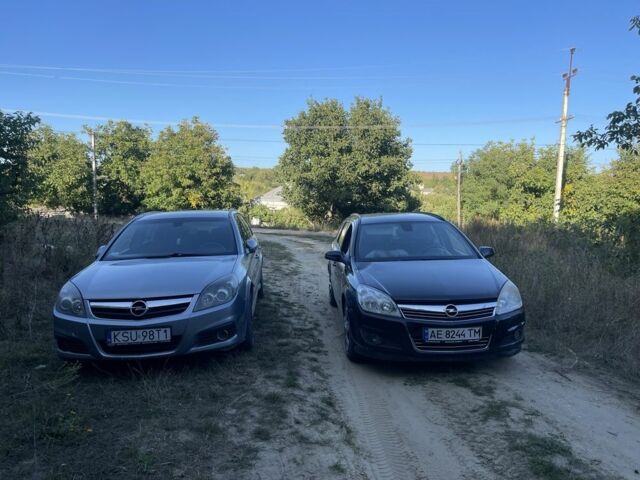 Серый Опель Сигнум, объемом двигателя 1.9 л и пробегом 300 тыс. км за 1500 $, фото 3 на Automoto.ua