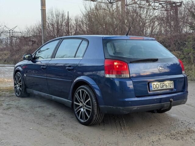 Синий Опель Сигнум, объемом двигателя 2.2 л и пробегом 180 тыс. км за 1999 $, фото 6 на Automoto.ua