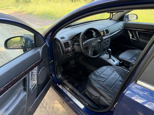 Синій Опель Сігнум, об'ємом двигуна 3 л та пробігом 235 тис. км за 3950 $, фото 4 на Automoto.ua