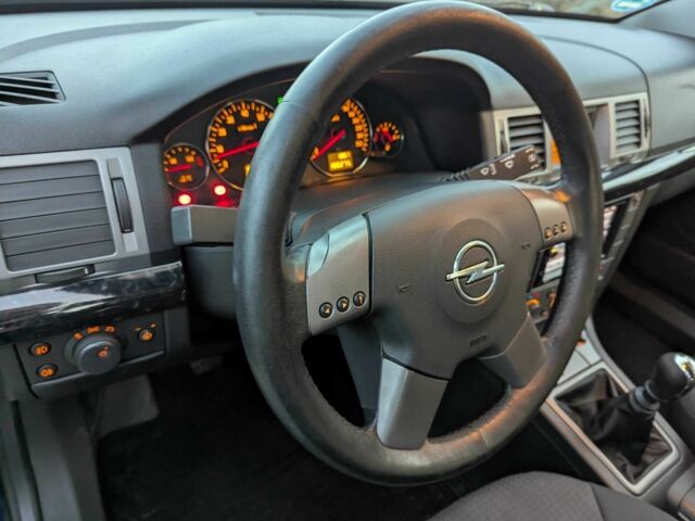 Синій Опель Сігнум, об'ємом двигуна 2.2 л та пробігом 180 тис. км за 1999 $, фото 13 на Automoto.ua