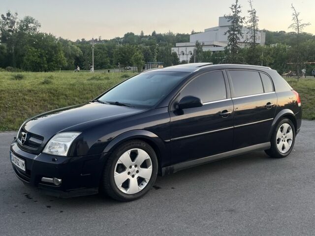 Синий Опель Сигнум, объемом двигателя 3.2 л и пробегом 230 тыс. км за 4947 $, фото 3 на Automoto.ua