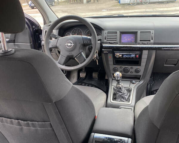 Синий Опель Сигнум, объемом двигателя 0 л и пробегом 395 тыс. км за 3900 $, фото 9 на Automoto.ua