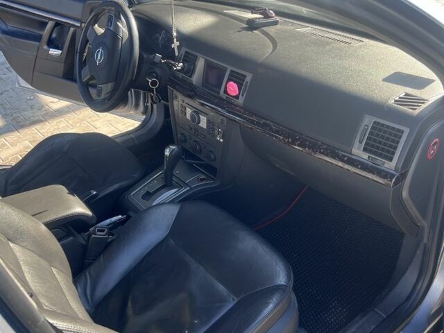 Синий Опель Сигнум, объемом двигателя 1.9 л и пробегом 295 тыс. км за 2700 $, фото 8 на Automoto.ua